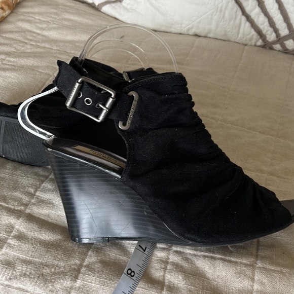 Simply Vera by Vera Wang Ruched Heeled Suede Like Sandal Size 9 - Picture 7 of 10